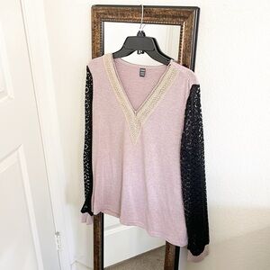 SHEIN long sleeve v-neck lace sleeve top